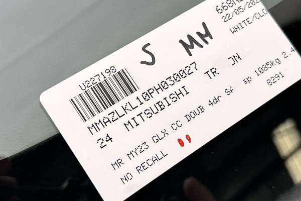 2024 Mitsubishi Triton GLX MR 4X4 thumb-22