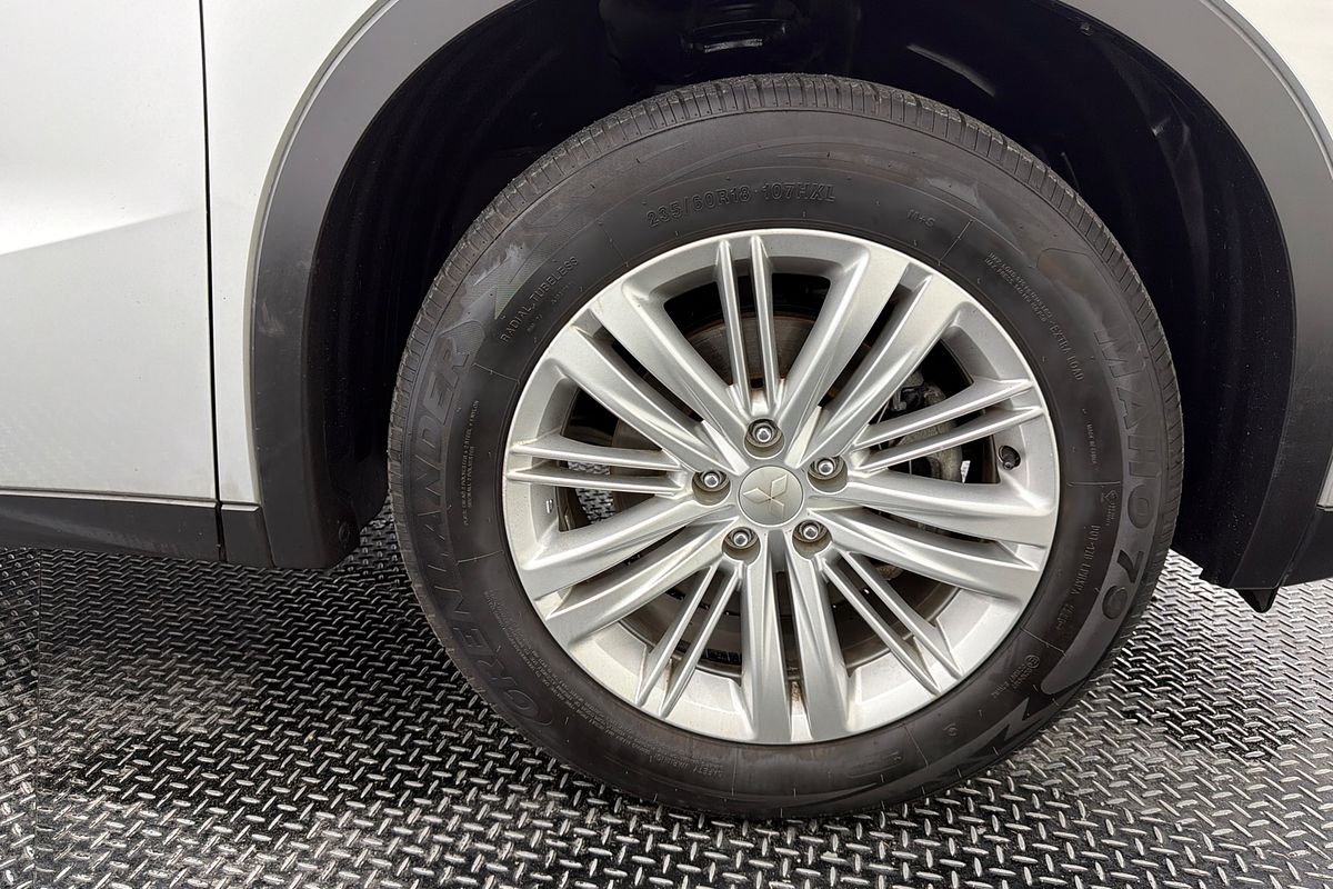 2023 Mitsubishi Outlander ES ZM