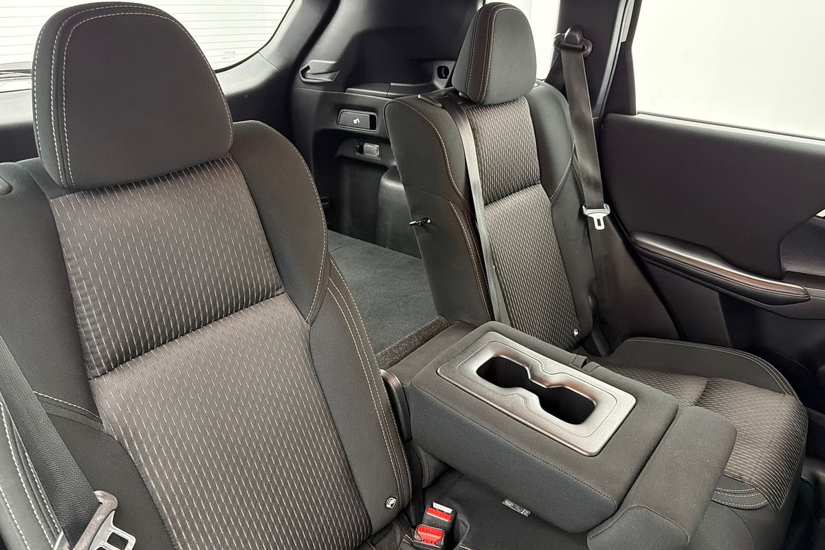 2023 Mitsubishi Outlander ES ZM