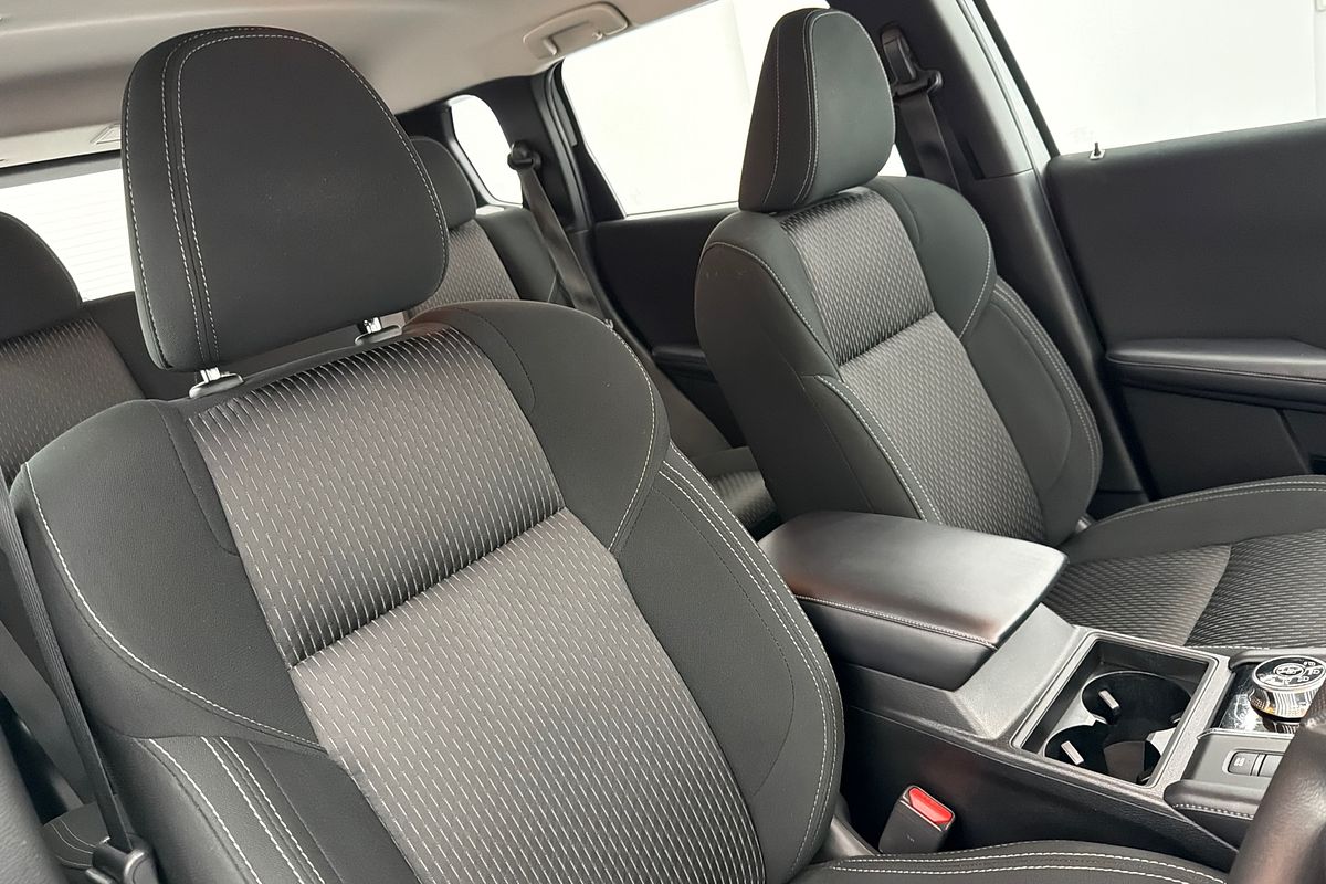 2023 Mitsubishi Outlander ES ZM