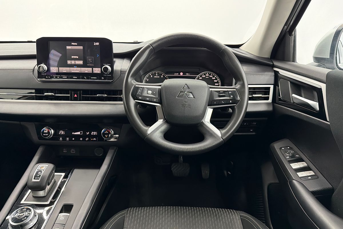 2023 Mitsubishi Outlander ES ZM