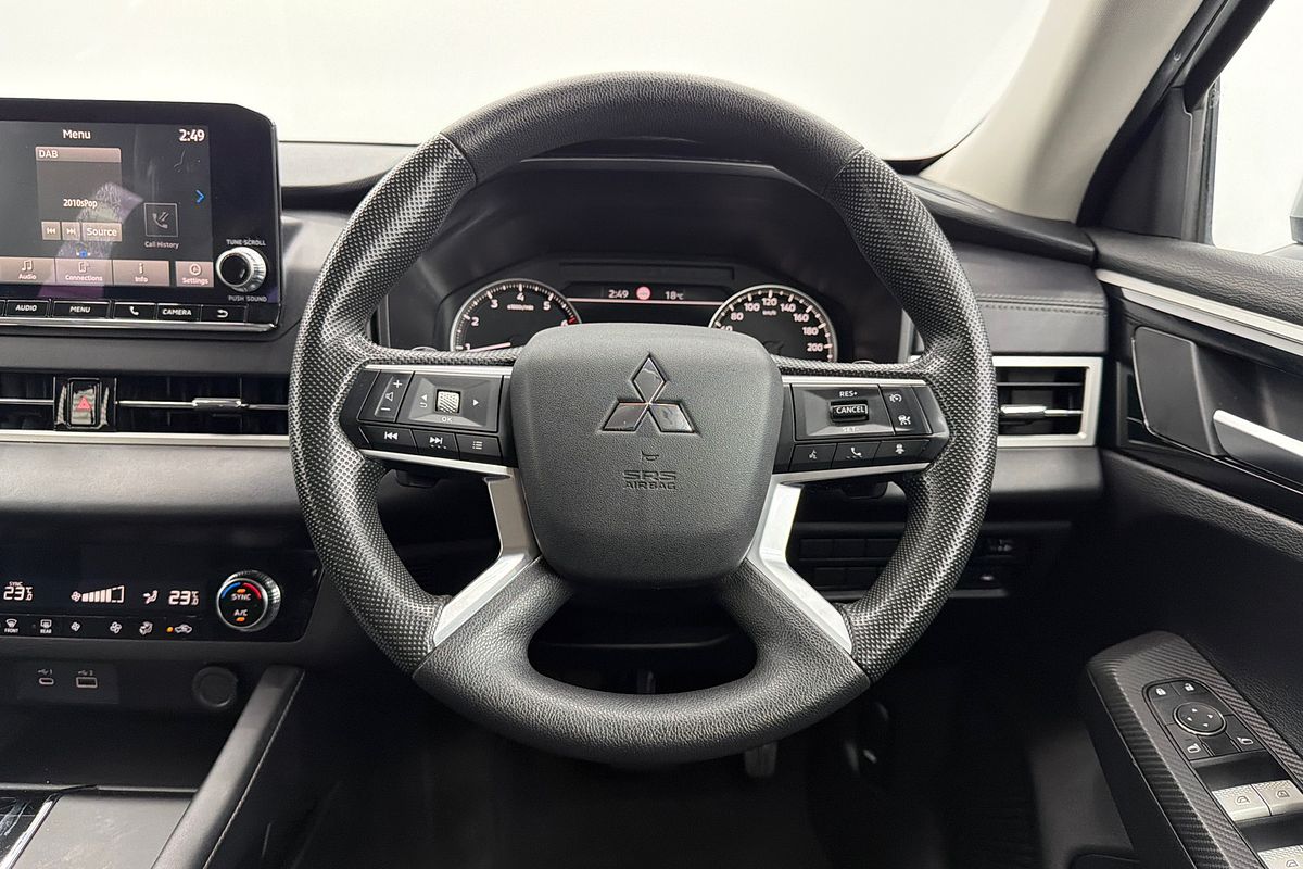 2023 Mitsubishi Outlander ES ZM