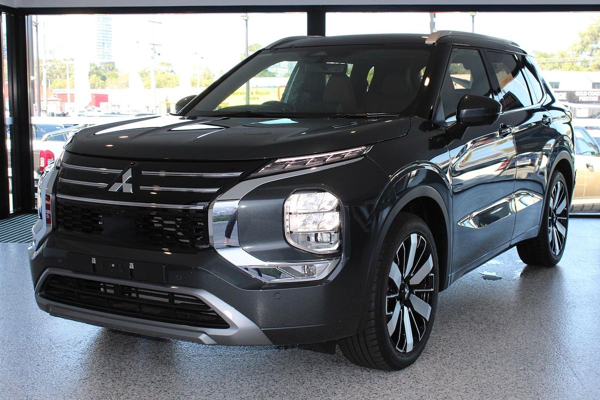 2026 Mitsubishi Outlander Exceed Tourer ZM