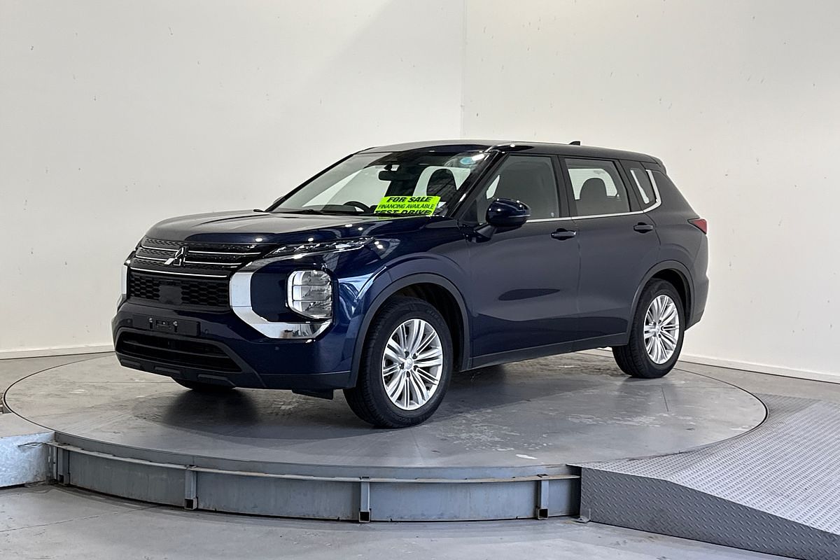 2023 Mitsubishi Outlander ES ZM