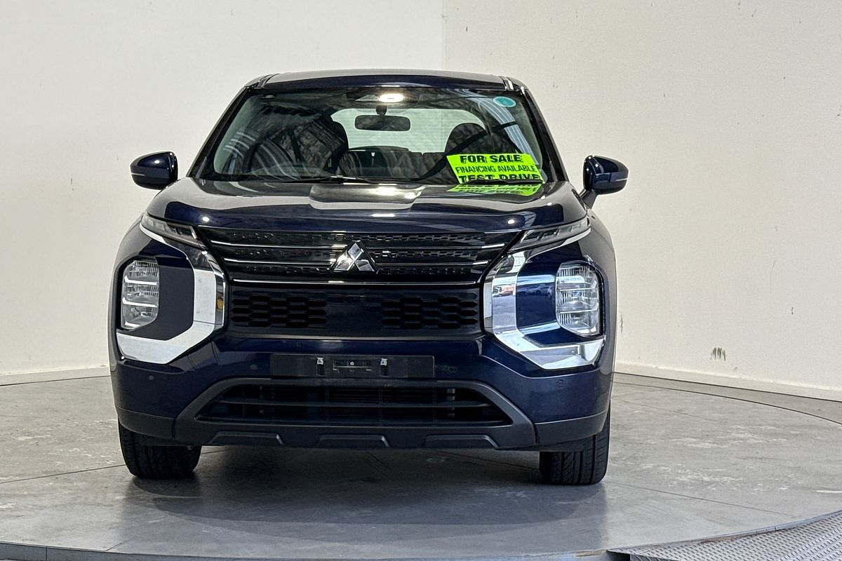 2023 Mitsubishi Outlander ES ZM