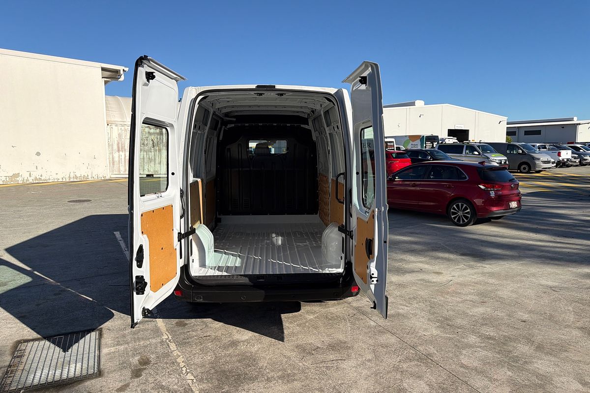 2023 Renault Master Pro 110kW X62 Phase 2 MWB Mid Roof