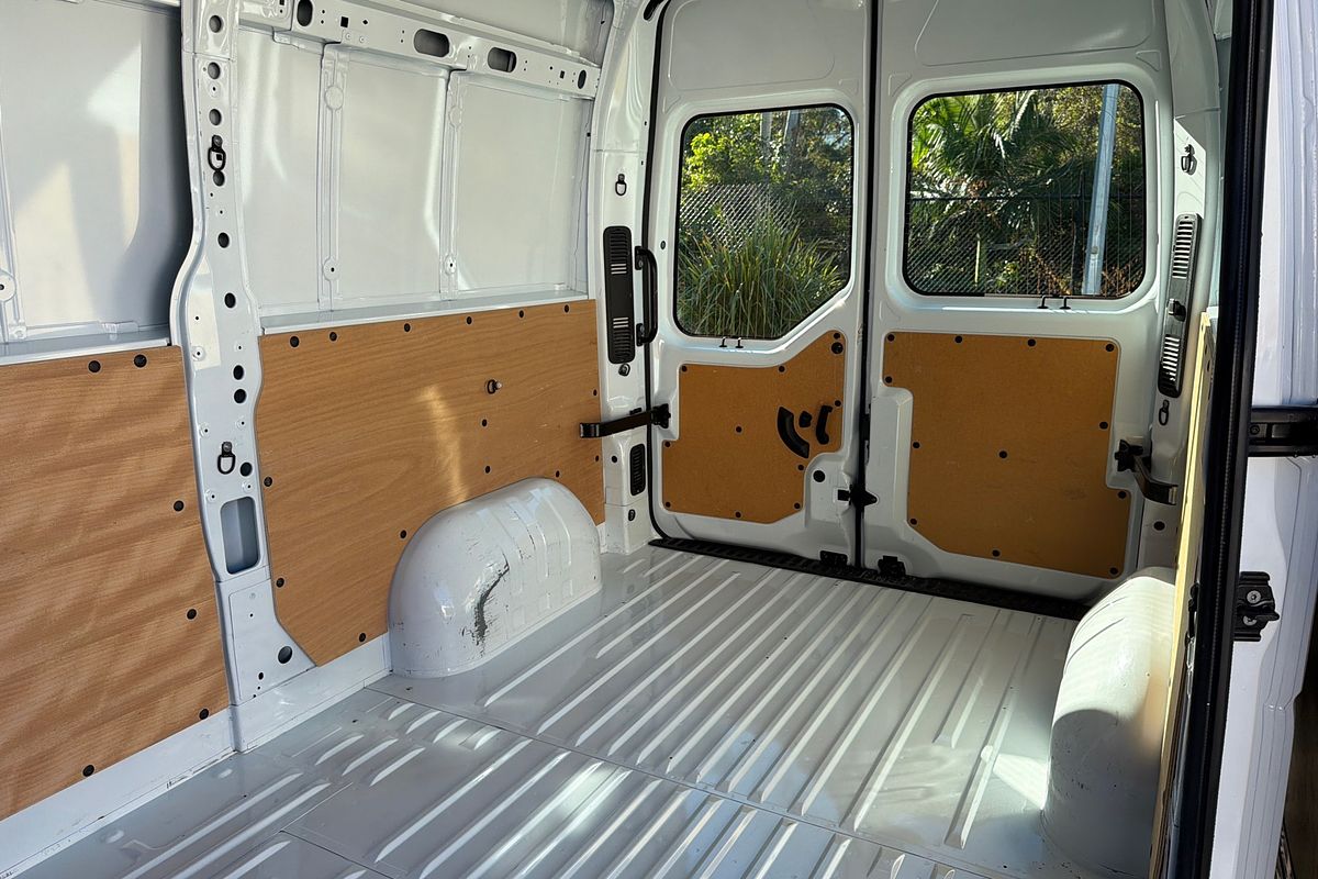 2023 Renault Master Pro 110kW X62 Phase 2 MWB Mid Roof