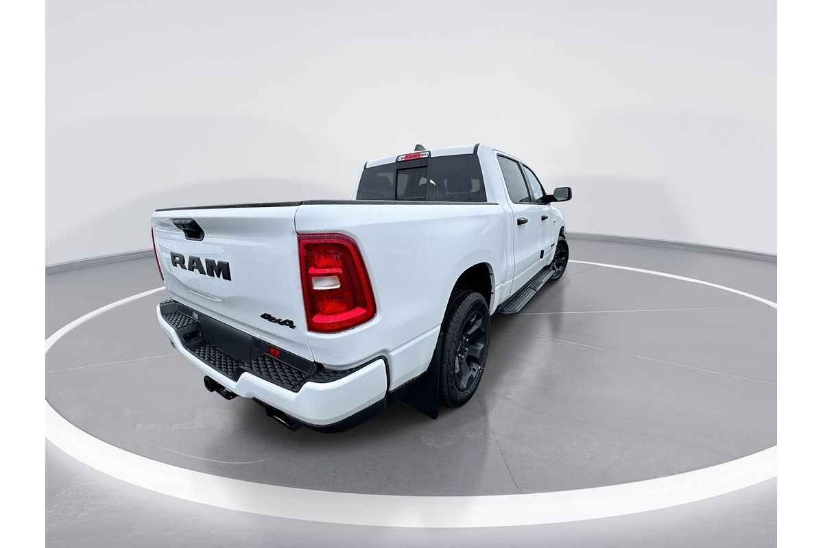 2026 RAM 1500 Express Black Edition Hurricane SO DT 4X4 SWB