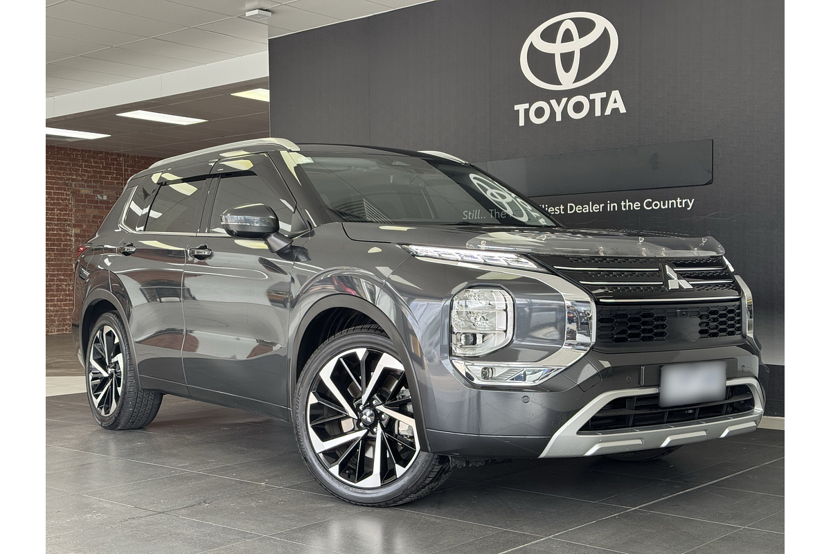 2024 Mitsubishi Outlander Exceed ZM