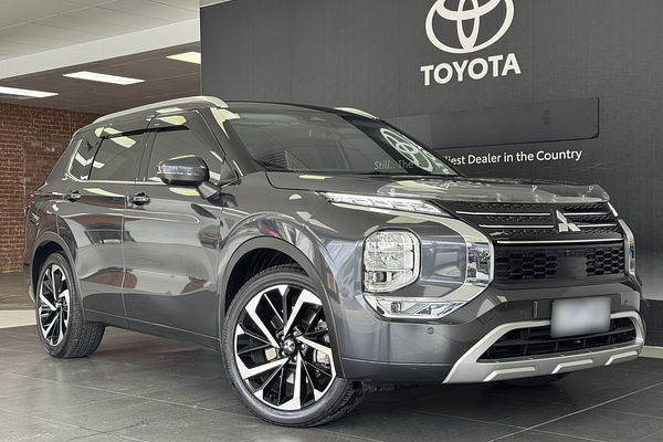 2024 Mitsubishi Outlander Exceed ZM
