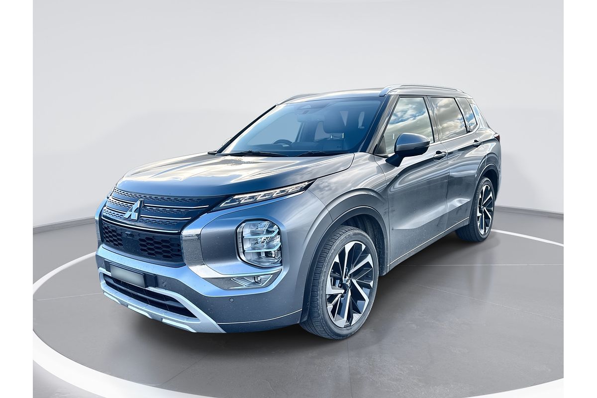 2023 Mitsubishi Outlander Exceed ZM