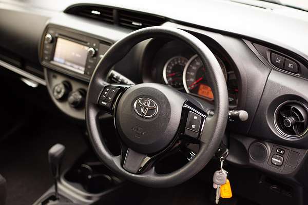 2017 Toyota Yaris Ascent NCP130R thumb-4