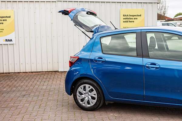 2017 Toyota Yaris Ascent NCP130R thumb-10