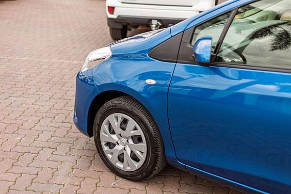 2017 Toyota Yaris Ascent NCP130R thumb-15