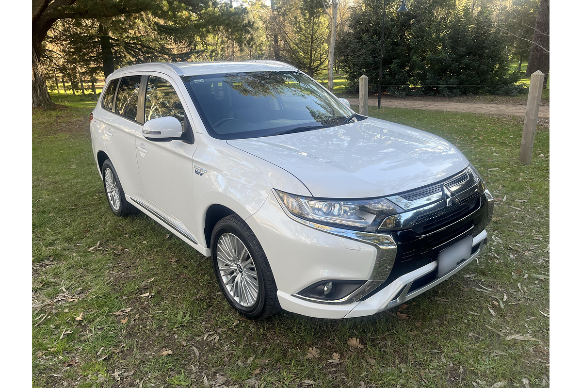 2019 Mitsubishi Outlander PHEV ES ZL