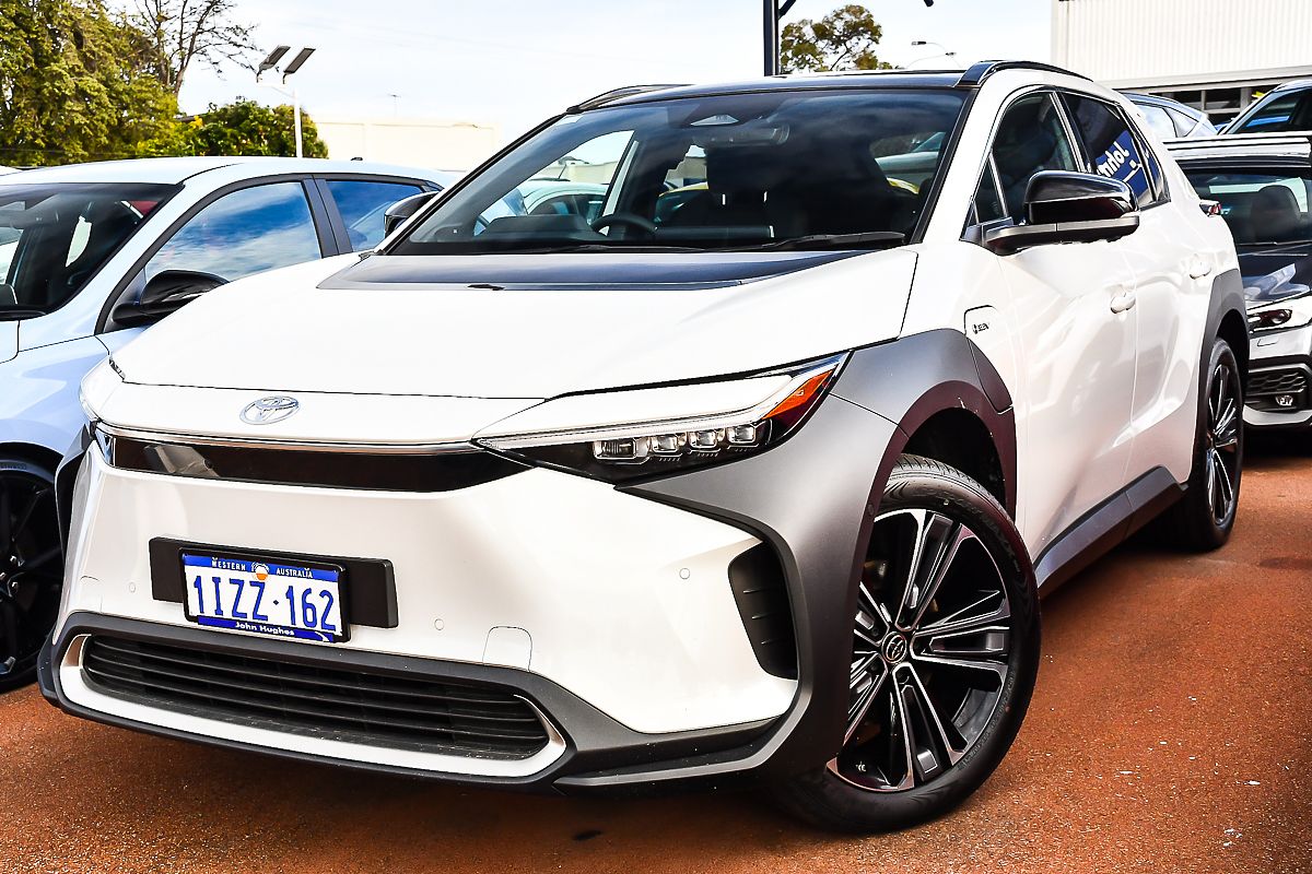 2025 Toyota bZ4X YEAM15R