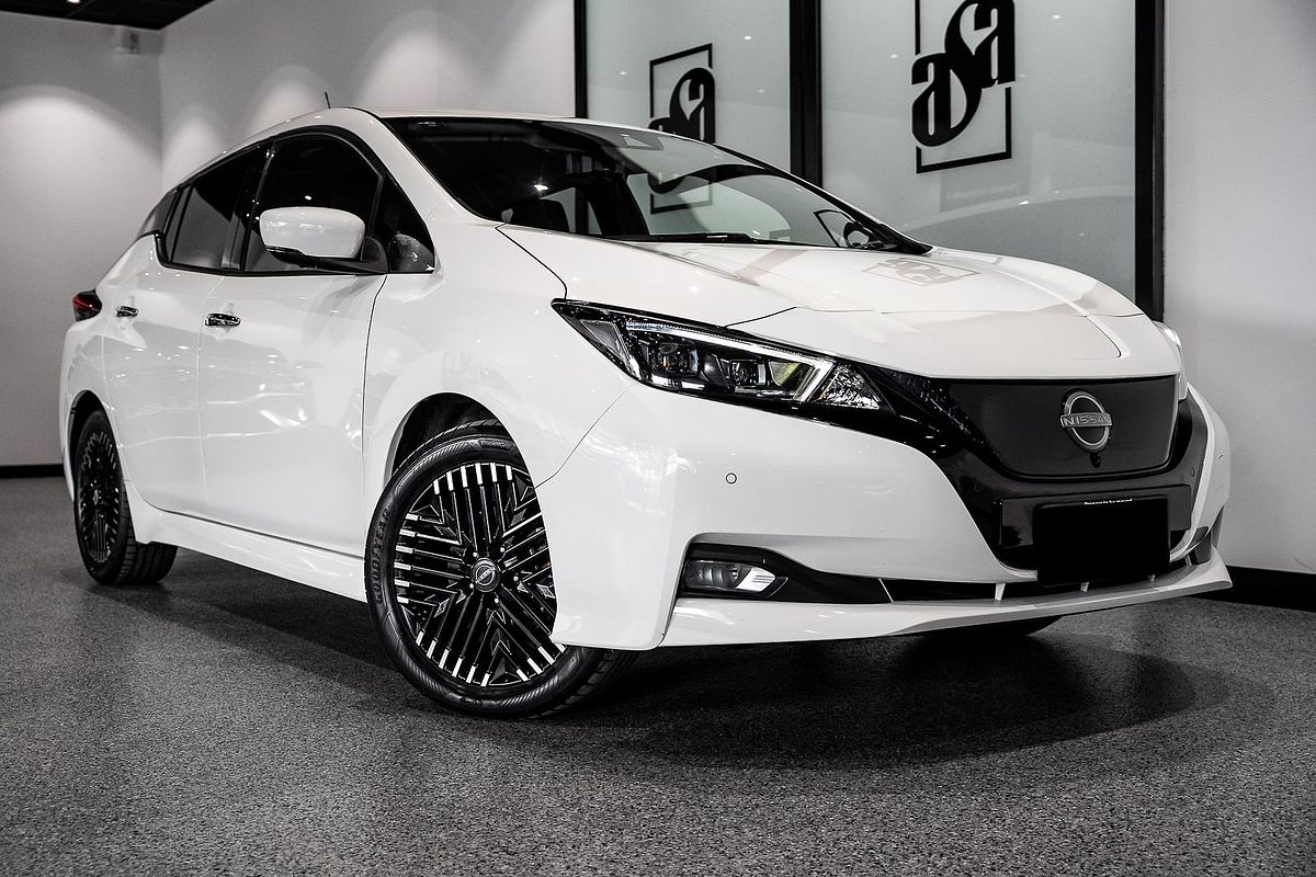 2023 Nissan LEAF ZE1