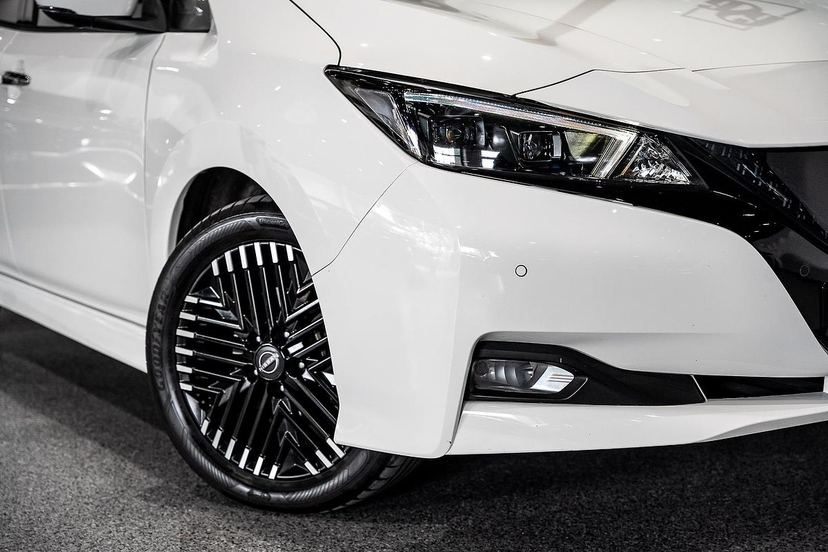 2023 Nissan LEAF ZE1