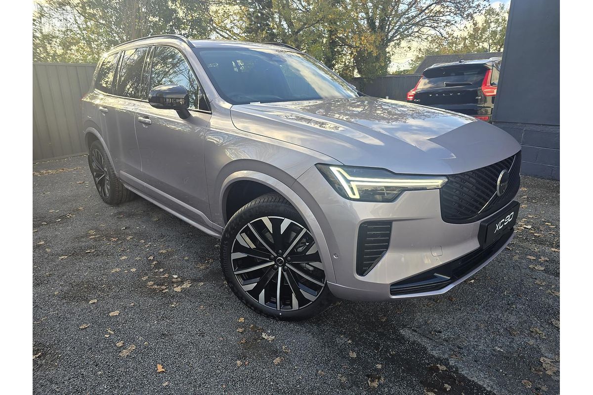 2026 Volvo XC90 Ultra B5 Dark