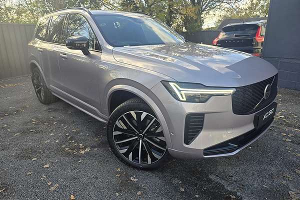 2026 Volvo XC90 Ultra B5 Dark
