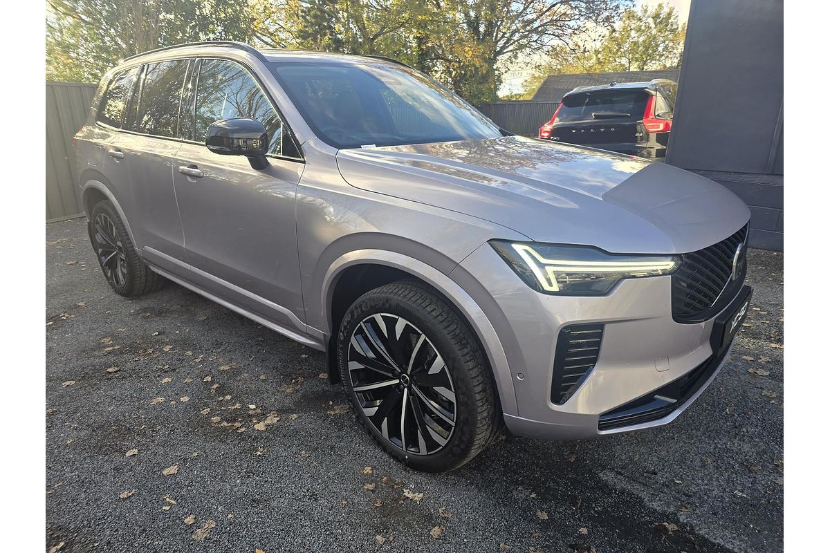 2026 Volvo XC90 Ultra B5 Dark