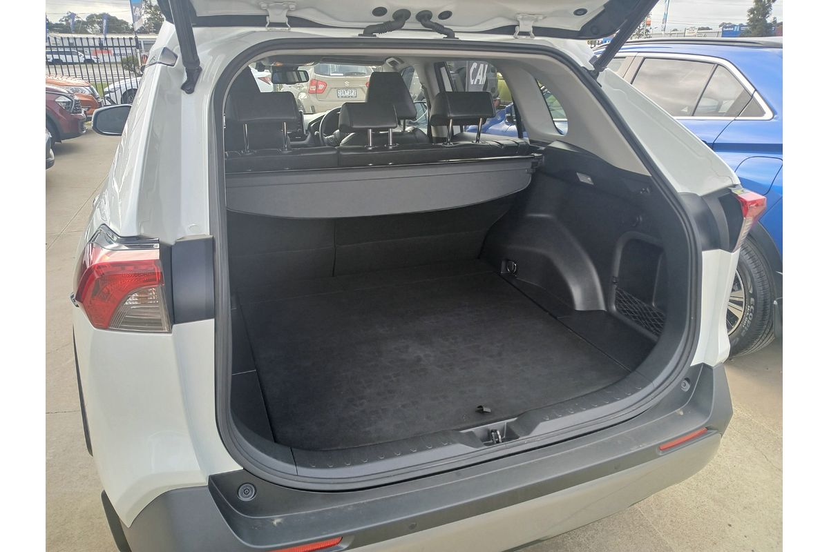 2019 Toyota RAV4 Cruiser AXAH54R image 8