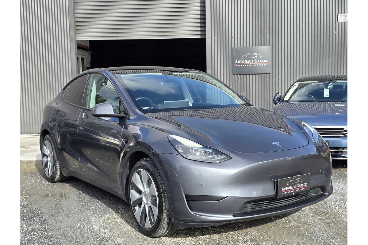 2022 Tesla Model Y Rear-Wheel Drive