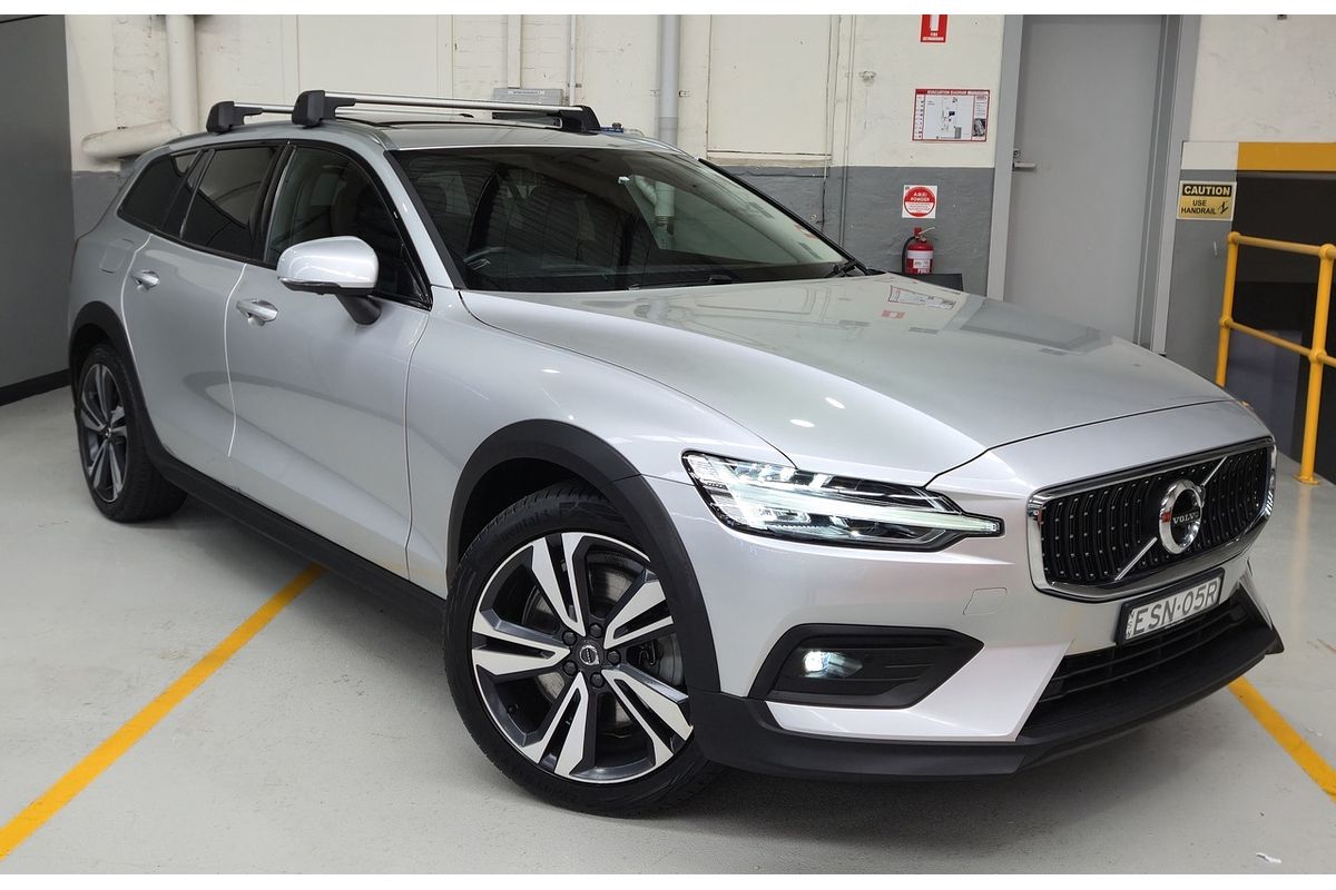2021 Volvo V60 Cross Country B5
