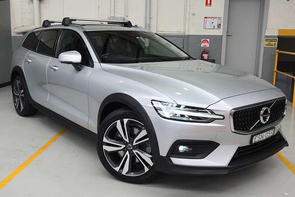 2021 Volvo V60 Cross Country B5