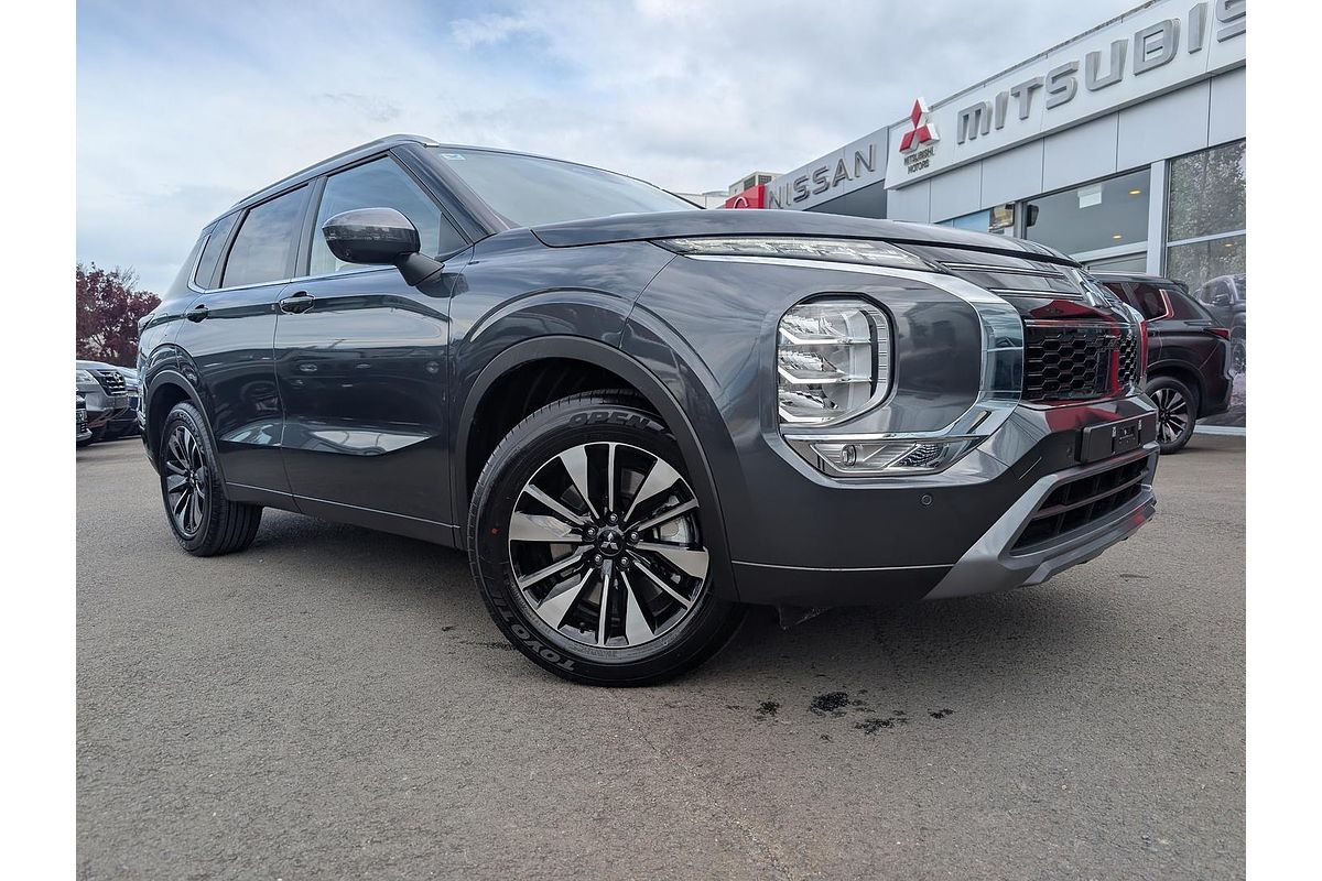 2025 Mitsubishi Outlander LS ZM
