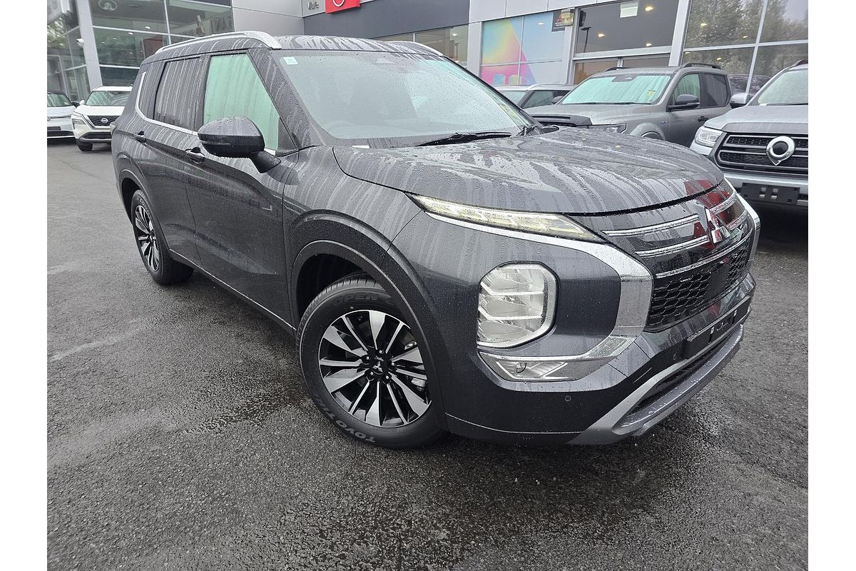 2025 Mitsubishi Outlander LS ZM