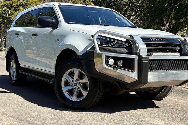 2023 Isuzu MU-X LS-M