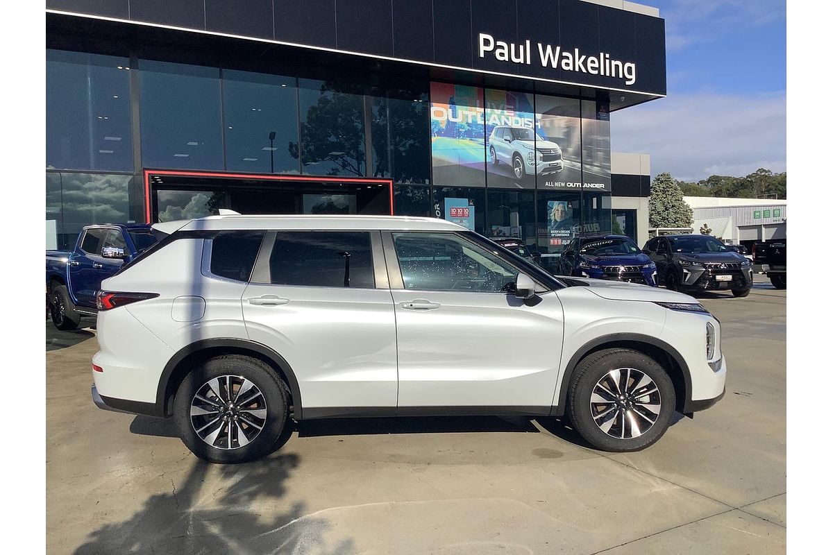 2025 Mitsubishi Outlander LS ZM