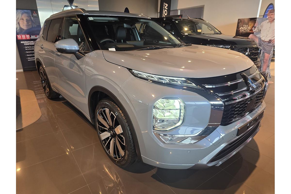2025 Mitsubishi Outlander Exceed ZM
