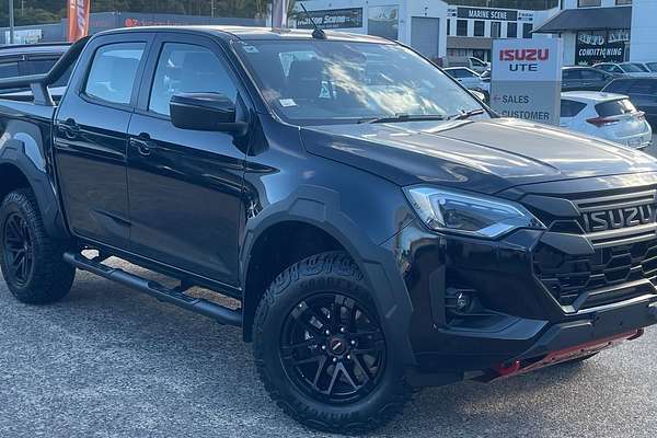 2025 Isuzu D-MAX BLADE 4X4
