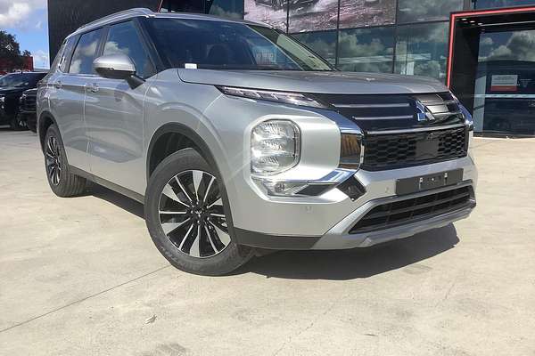 2025 Mitsubishi Outlander LS ZM