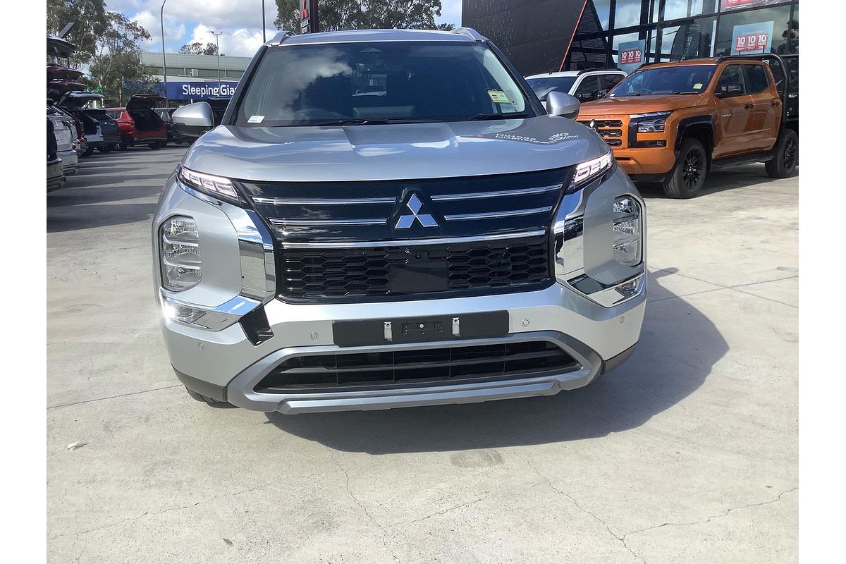 2025 Mitsubishi Outlander LS ZM