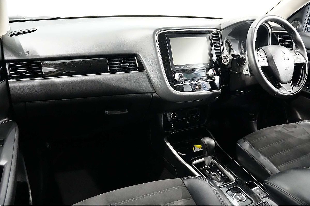 2020 Mitsubishi Outlander LS ZL