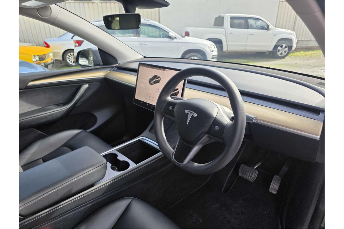 2022 Tesla Model Y Rear-Wheel Drive