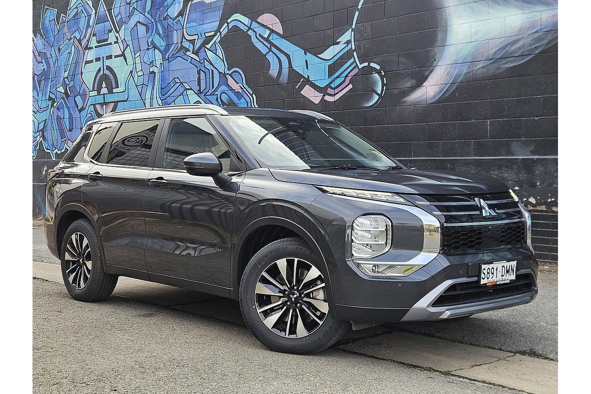 2025 Mitsubishi Outlander LS ZM