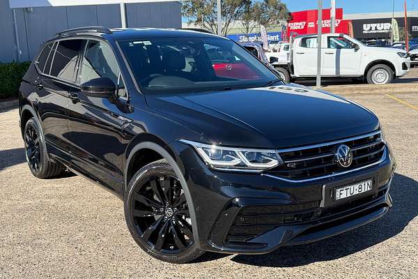 2024 Volkswagen Tiguan Wolfsburg Edition Allspace 5N