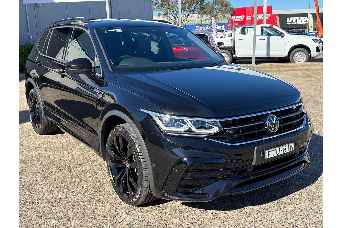 2024 Volkswagen Tiguan Wolfsburg Edition Allspace 5N