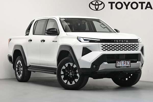 2025 Toyota Hilux SR5 48V GUN227R 4X4