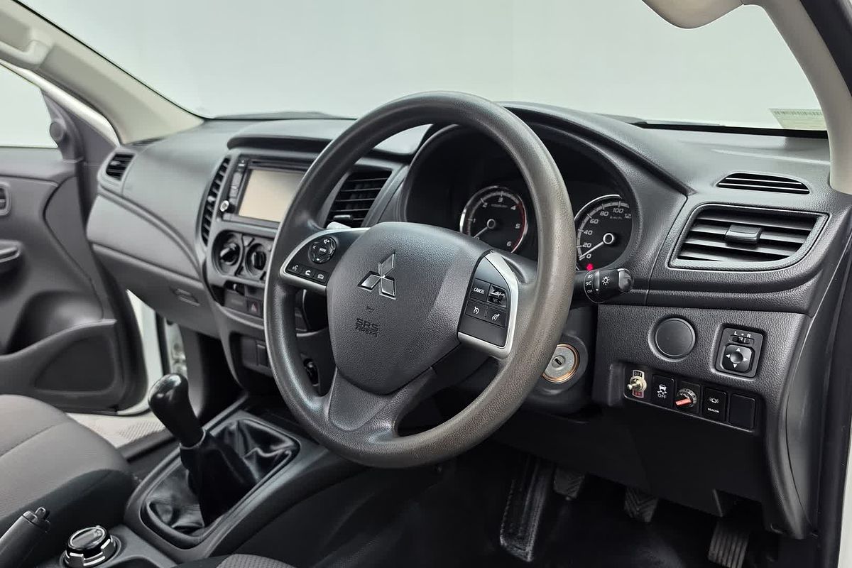 2020 Mitsubishi Triton GLX MR 4X4
