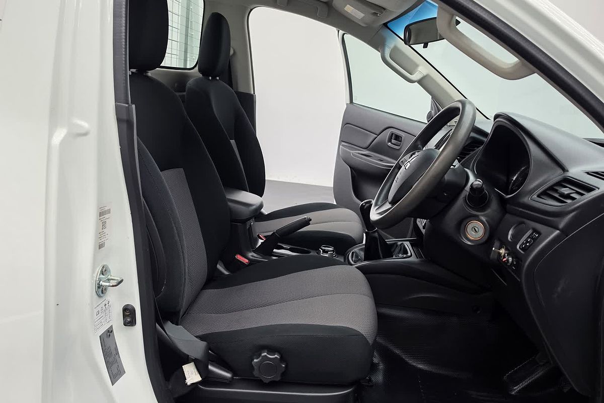 2020 Mitsubishi Triton GLX MR 4X4