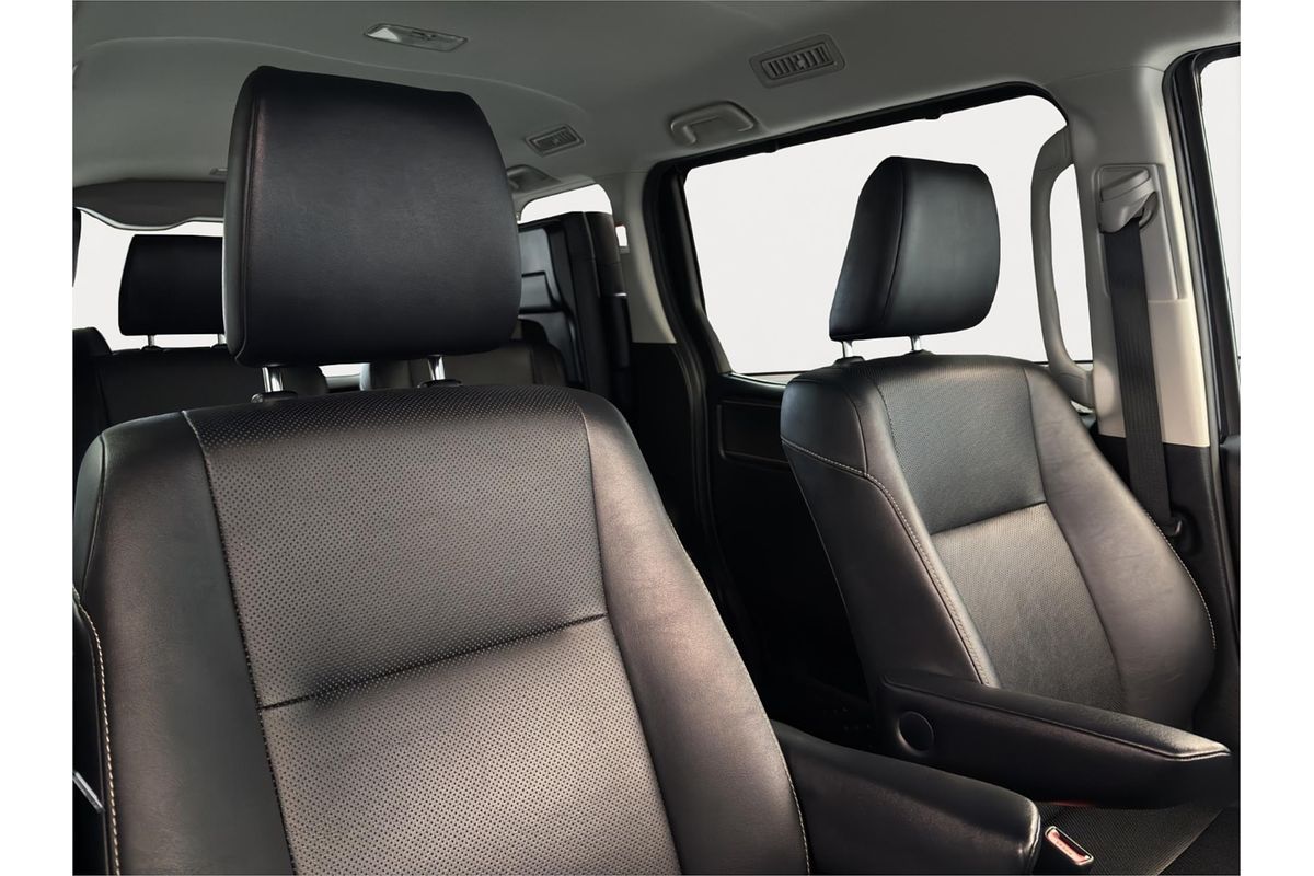 2015 Toyota Esquire Hybrid GI