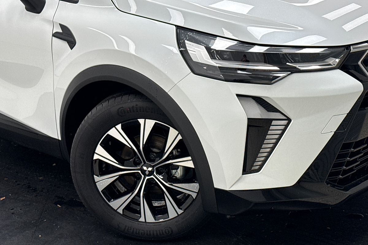 2025 Mitsubishi XE