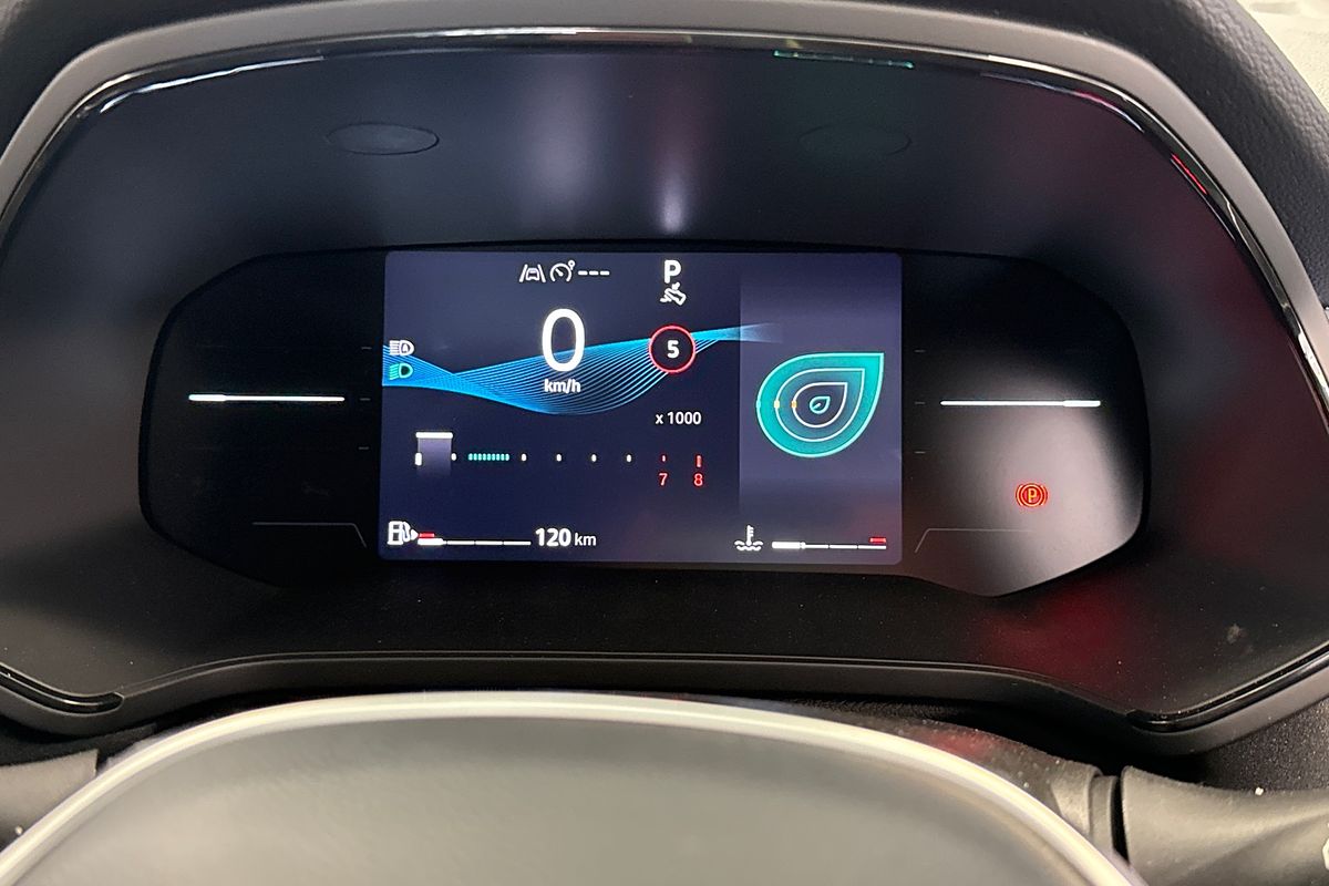 2025 Mitsubishi XE