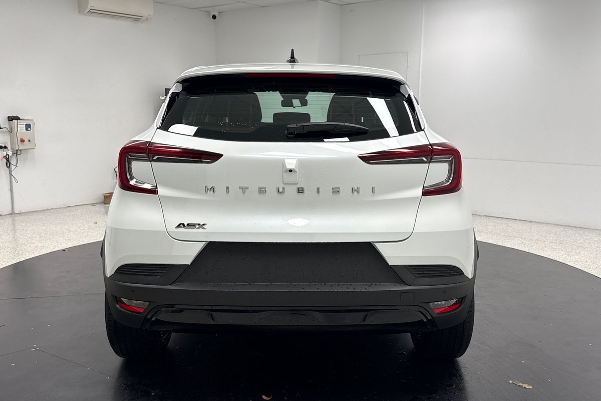 2025 Mitsubishi XE