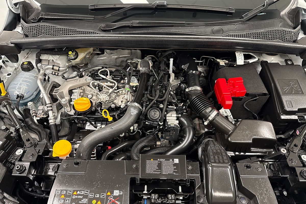 2025 Mitsubishi XE